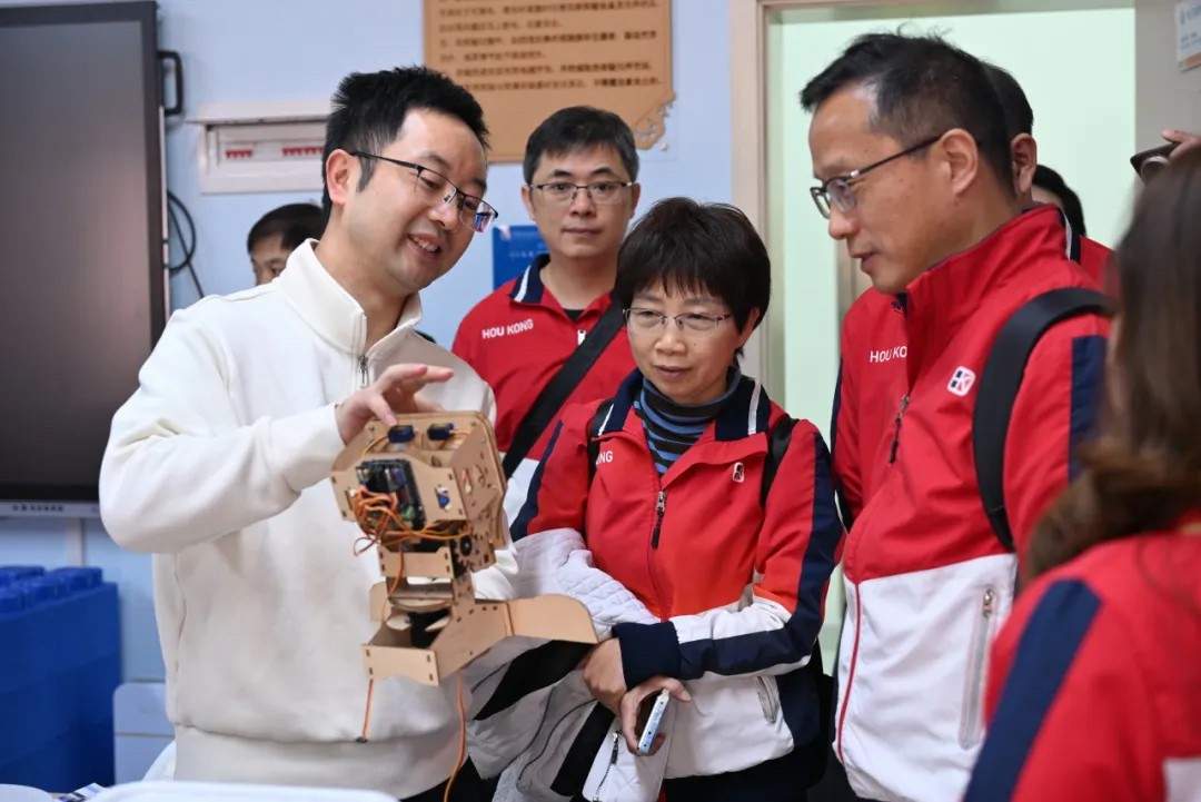 1763967379908379.jpg 1763967379908379.jpg