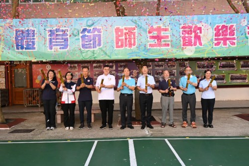 我校師生迎雙慶歡樂行 展愛國愛澳情懷