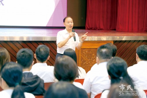 (本文章轉載自市民日報)尤端陽勉濠江學子緬懷先烈報效祖國